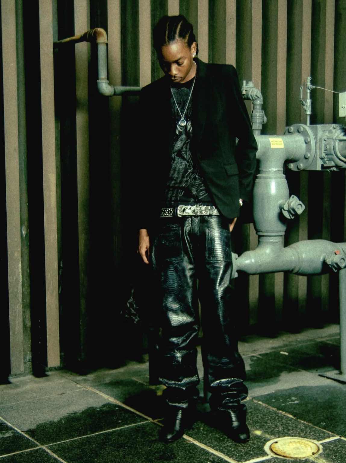 Punk0ir Leather Detail Full Screen