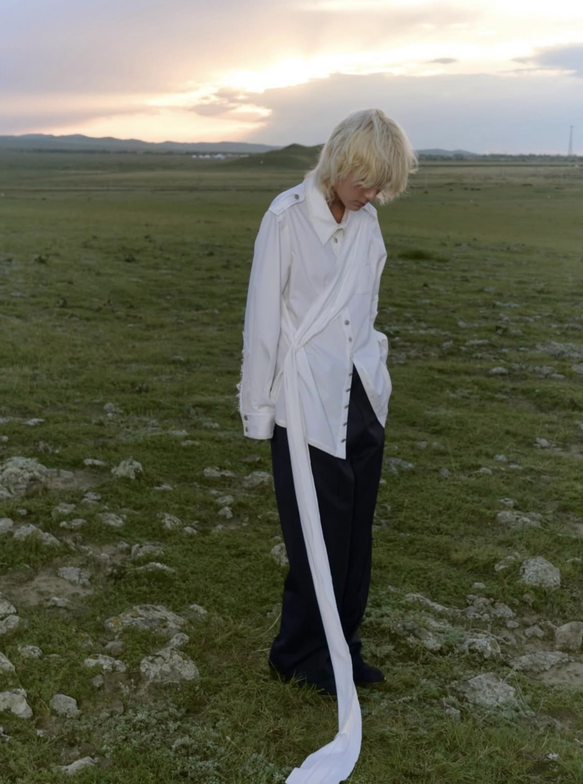 KidA Ribbons Silhouette Movement