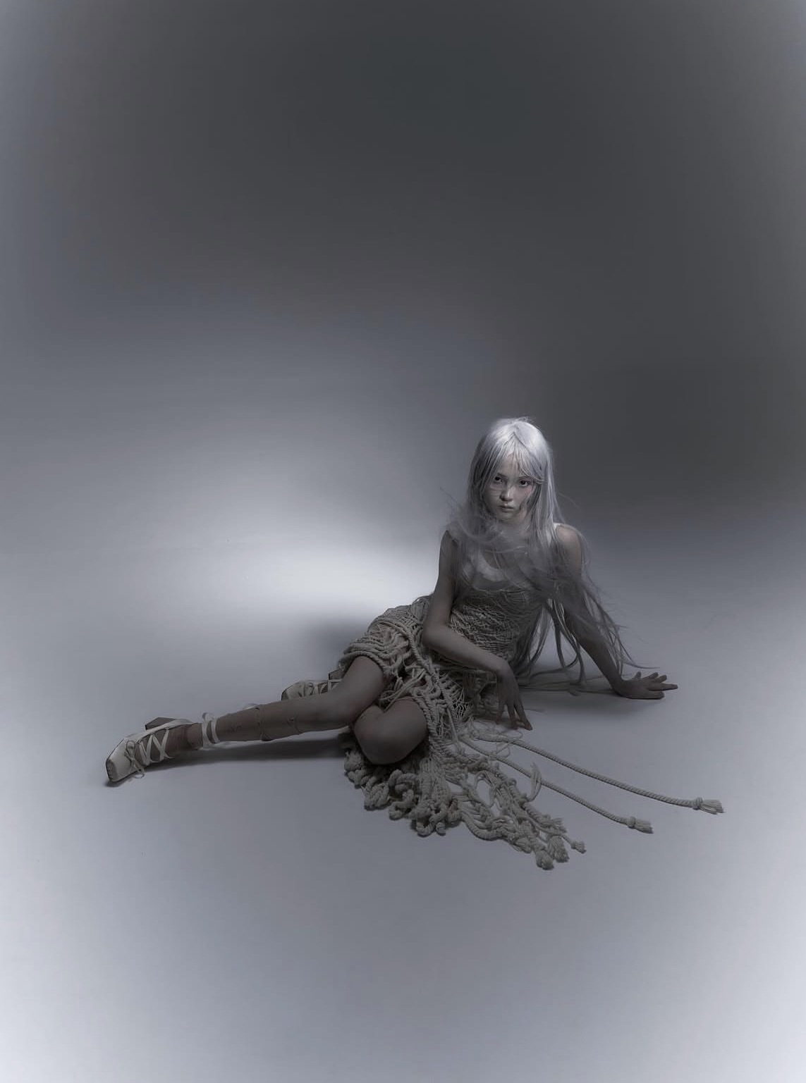 Luo Qingyang Fringed Hem Detail