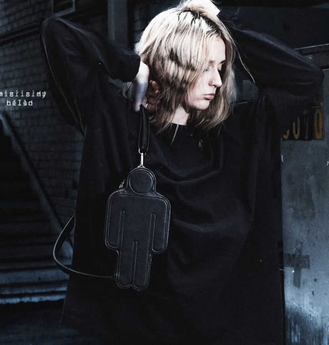 Decoy Isotype Side Bag Front